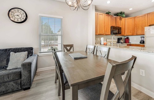 Red Hill Condo | Large 3BR Private Condo,Pool,Tennis,Great Location