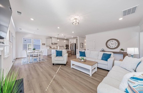 Steele Creek House | Large Family Home in Charlotte 10 Minutes from Lake Wylie & Downtown Charlotte
