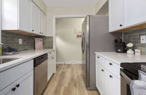 Lee's Summit House | Large Home KingBeds 4BR PingPong&Darts FencedYard