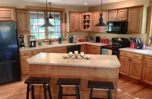 The Bluffs House | LARGE Lake Home. SANDY BEACH Access. PERFECT for Families with KIDS! Golf!