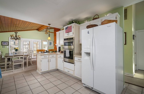 Ocean Pines House | LARGE WATERFRONT HOME IN QUIET NEIGHBORHOOD IN OCEAN PINES