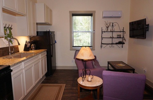 Wimberley House | Lavender - Private Getaway with Horseshoes, Stargazing, and Walking Trails