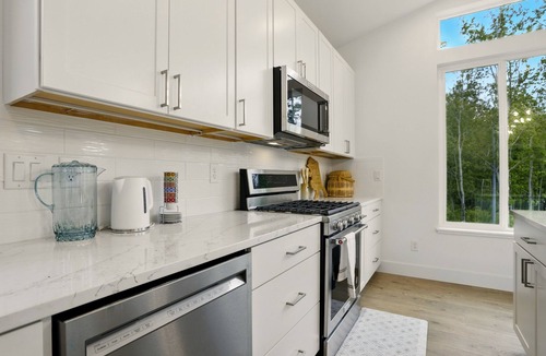 Sand Lake House | LE'S BRANCH HOUSE : ASIAN SANCTUARY WITH PEACEFUL VIEW.