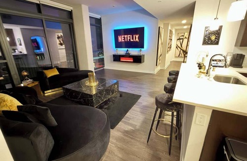 North Buckhead Apartment | Lenox Mall - Panoramic Kingdom | Penthouse Views