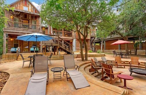 Gruene House | Life is Gruene-Riverfront Luxury-1Mi To GrueneHall