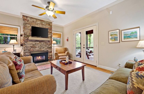 Landrum House | Lily Pad Lakehouse by Carolina Properties-Lake Lanier Lakefront, Fire Pit, Kayak