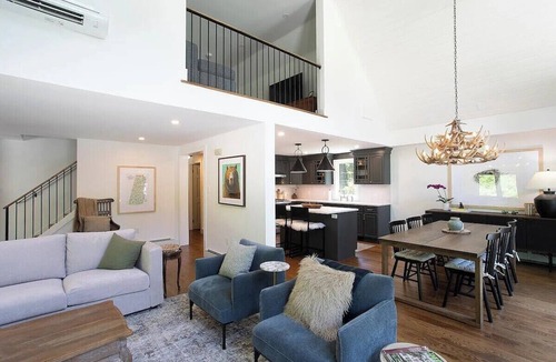 Ashley Falls House | Log Cabin w/fire pit, close to Ski Catamount, Butternut Ski, Great Barrington