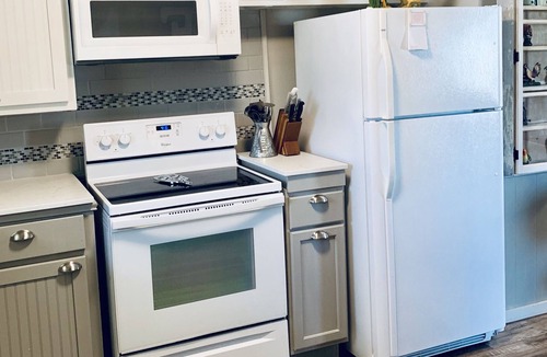 Woodward House | Lola’s on Maple - Updated, Modern, Comfortable, Cozy, Relaxing.