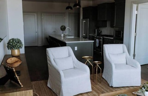 Shandon Condo | Lovely 2BR · Williams-Brice & Fort Jackson