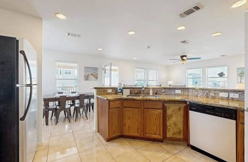 Terramar Beach House | Lovely dog-friendly villa with great beach views & deck