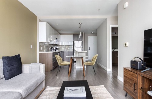 West End Apartment | Lovely North Station 1BR w/Laundry & Gym, nr Restaurants, by Blueground