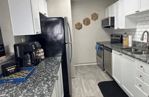 Smyrna Apartment | Lovely stay by the Braves/2bd 2bth with private access gate to Braves Stadium