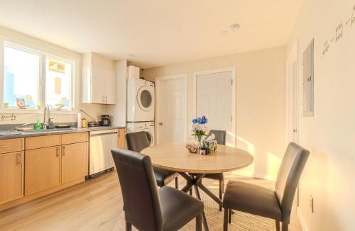 Medford Street - The Neck Apartment | LUXE 4BDR2BA Near Boston- T-Station & Encore Casino