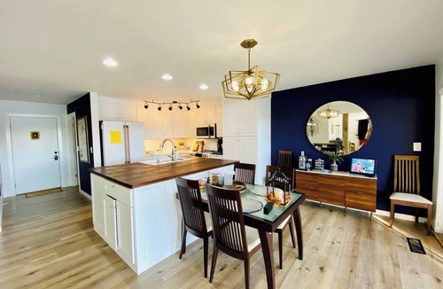 Osage Beach Condo | Luxe Lakefront, King & Queen Bed Suites, Sunset, Pools, Boat Slip, 1,786 sqft!