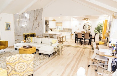 Independence House | Luxurious 3 bed (each w/private bath) home near Arrowhead w/Game Room & Sauna