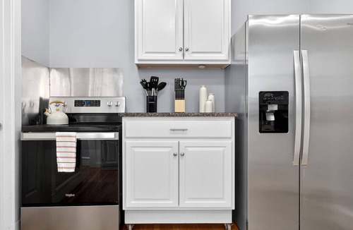 St. Elizabeth's Apartment | Luxury 5BR APT | Boston