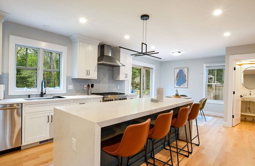 Centerville House | LUXURY Cape Cod escape on Wequaquet Lake
