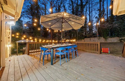 East Cobb House | Luxury Marietta Retreat Hot Tub+Fire Pit+Poker