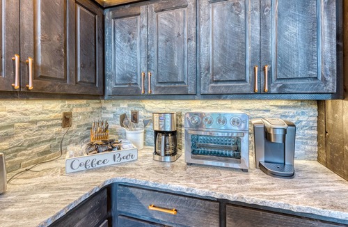 Epworth Cabin | Luxury Mountain Cabin for Families & Groups | 4 King Bedrooms + Hot Tub