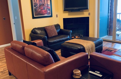 Alyeska Condo | Luxury Ski and Mountain Retreat! Hot Tub!