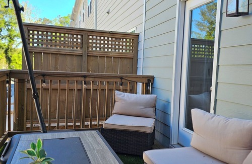Mableton House | "Luxury World Cup Executive Package "Serene 3-bedroom townhome with AC Mableton