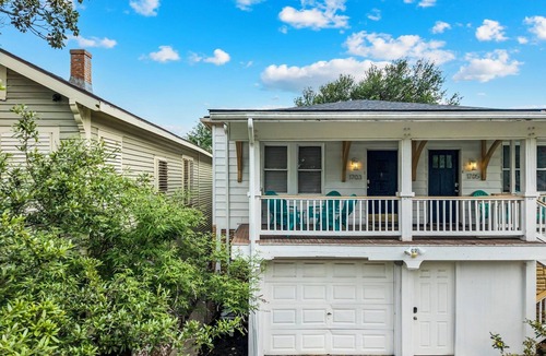 San Jacinto House | M Avenue Trio | Whole Historic Triplex Sleeps 19 Walk to Galveston Beach