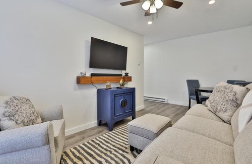 Salem Apartment | M20 Rentals Modern Apartment 2bd 1ba Centrally Located Salem, NH