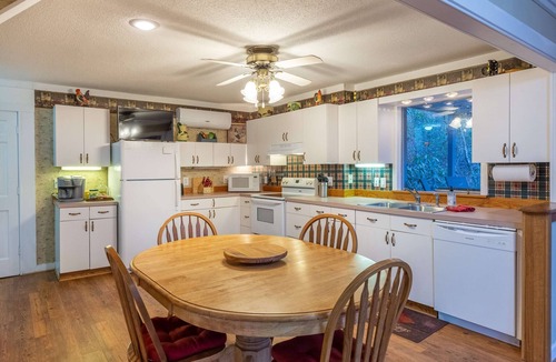 Otto House | Macon Memories Creekside Lodge