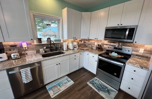 North Ocean City House | MADISON BAY BEACH GETAWAY-PRIVATE POOL-HOT TUB- FIRE PIT- WEEKLY STAY DISCOUNT