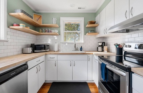 Charleston Cottage | Marsh Front and only 5 mins to Downtown Charleston