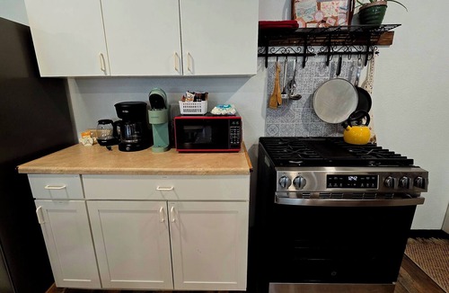 Susitna North Apartment | Massive 1,000 SqFt Talkeetna Basecamp Near Susitna River and Talkeetna Spur Road