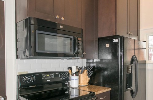 Midtown Apartment | Midtown Carriage House/Walk to Piedmont Park
