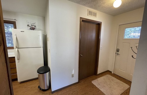 Bayshore - Klatt House | Midtown location 3 minutes from the Dimond Center mall, Target and Walmart.