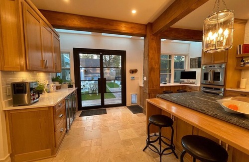 Midtown House | Midtown Luxury Mansion with up to 18 beds 5 bath w pool and sauna