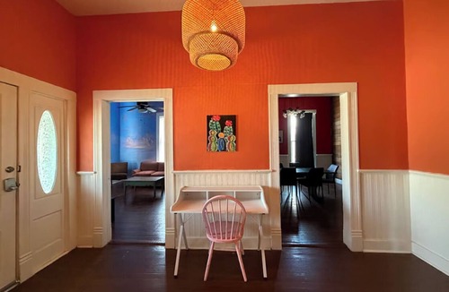 Government Hill House | Milky Way House - Historic Artist Home 1 Mile from Pearl