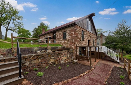 Stouchsburg Apartment | Mill House - The Highland Suite
