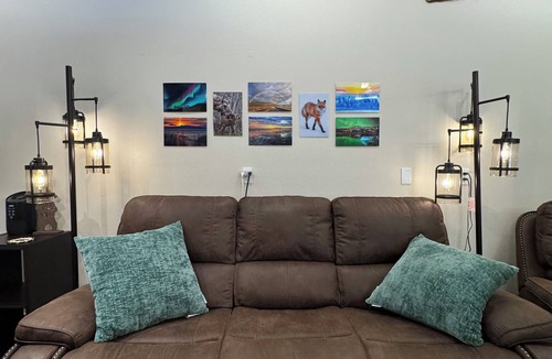 Fairview House | Minutes from museum, train depot, malls and shopping and both hospitals.
