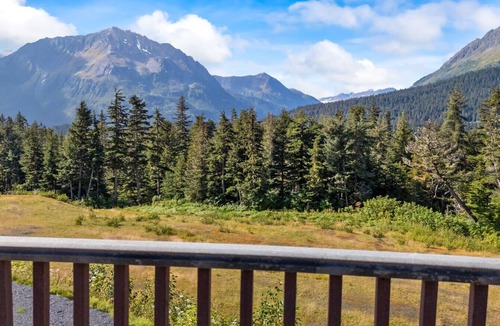 Bear Creek House | Misty Mountain Retreat, Epic Views, Sleeps 11