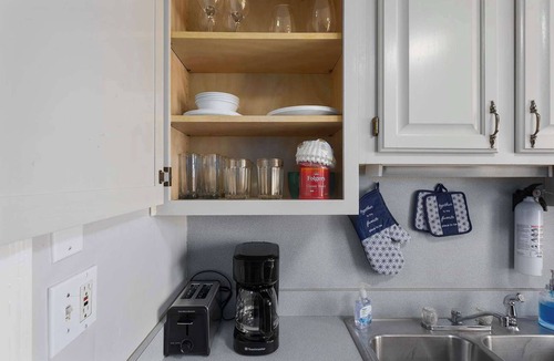 North Kansas City House | Modern 1 BR North Kansas City Football