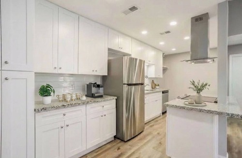 Westchase Condo | Modern 2-bedroom unit with AC/Patio Near Galleria