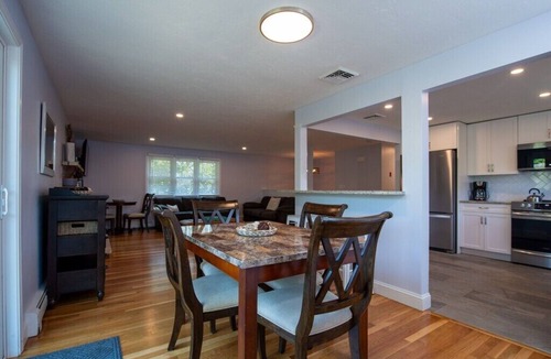 White Horse Beach House | Modern Beach House - Just renovated 3 Bedroom Family Home