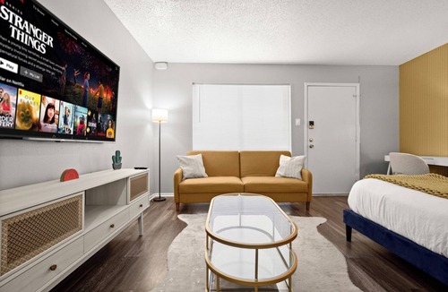 Hancock Apartment | Modern Central Austin Retreat Near UT & Downtown