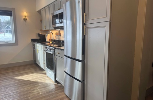 College Apartment | Modern, Clean and Cozy 2 Bedroom Duplex in Quiet West Fairbanks