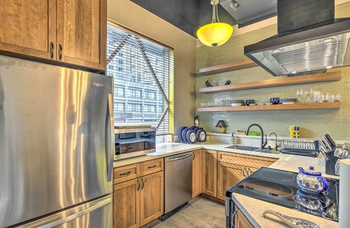 Downtown Anchorage Apartment | Modern Downtown Apt - Walk to Parks + Cafes!