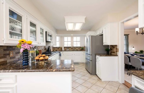 Atascocita House | Modern Entertainer's Dream: Pool | Cabana | Games