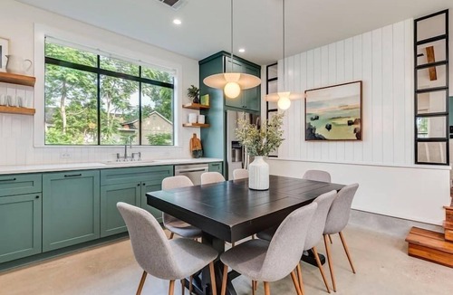 East Cesar Chavez House | Modern Farmhouse with Rooftop Deck Downtown