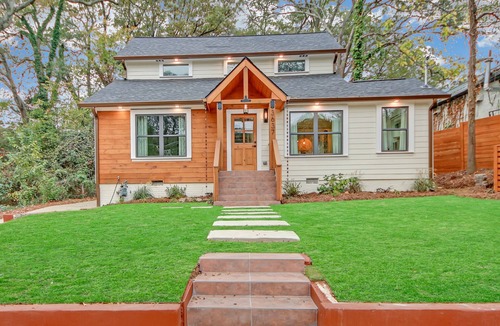 Hapeville House | Modern Luxe 5 BR 4 BA home. Near the Airport and Downtown Atlanta