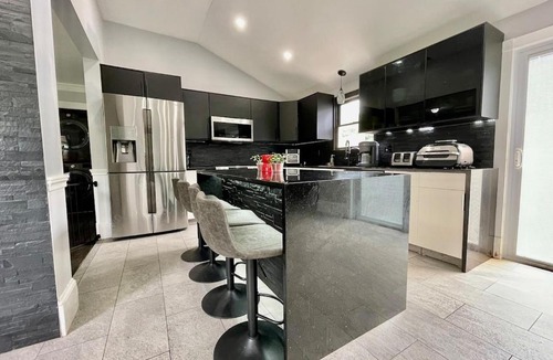 Bridgewater House | Modern Luxurious Home
