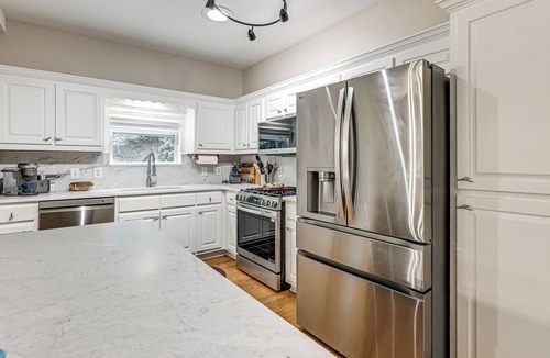 Sapphire Cottage | Modern Mountain Zen 3-bed, 3-bath Home With Creeks
