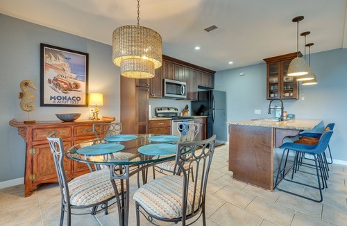 Point Venture House | Modern Point Venture Vacation Rental w/Deck!